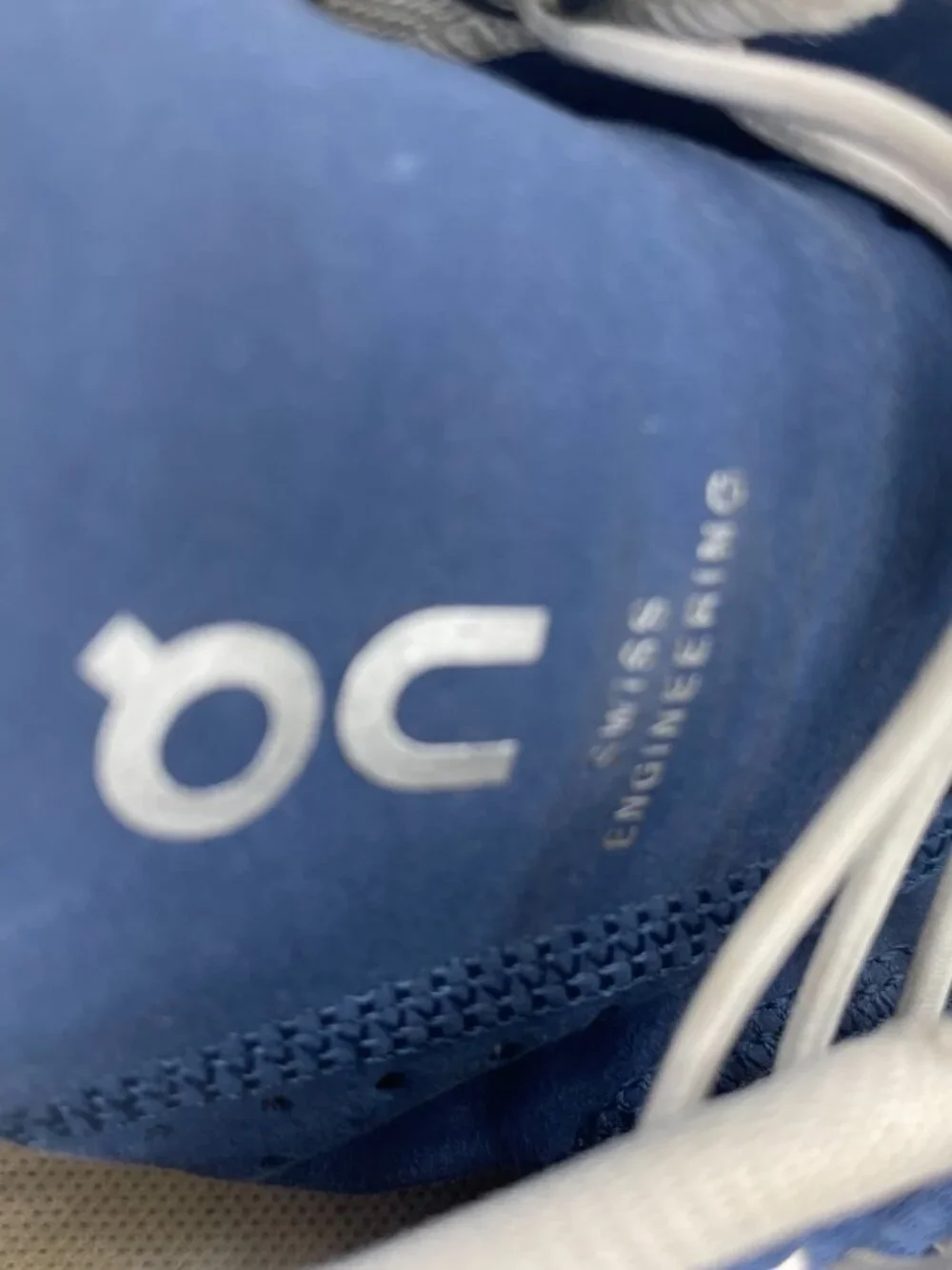 ON Women's Cloud 5 Navy Bleu White Running Sneakers Shoes Size 8.5